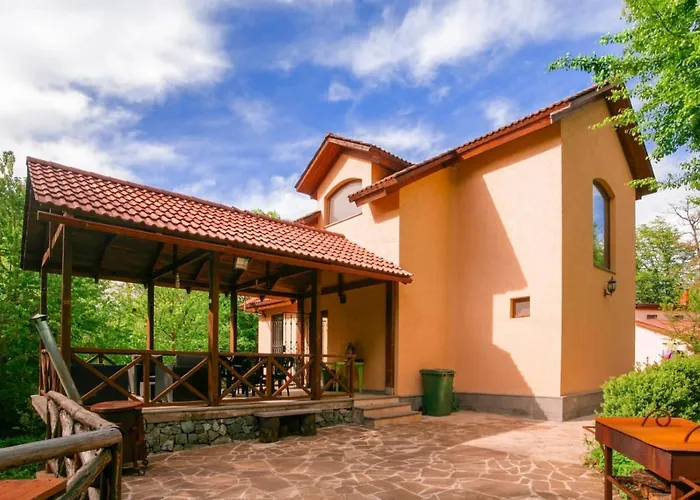 Dilijan Dream House! 3 Bedroom Amazing Villa In National Park!